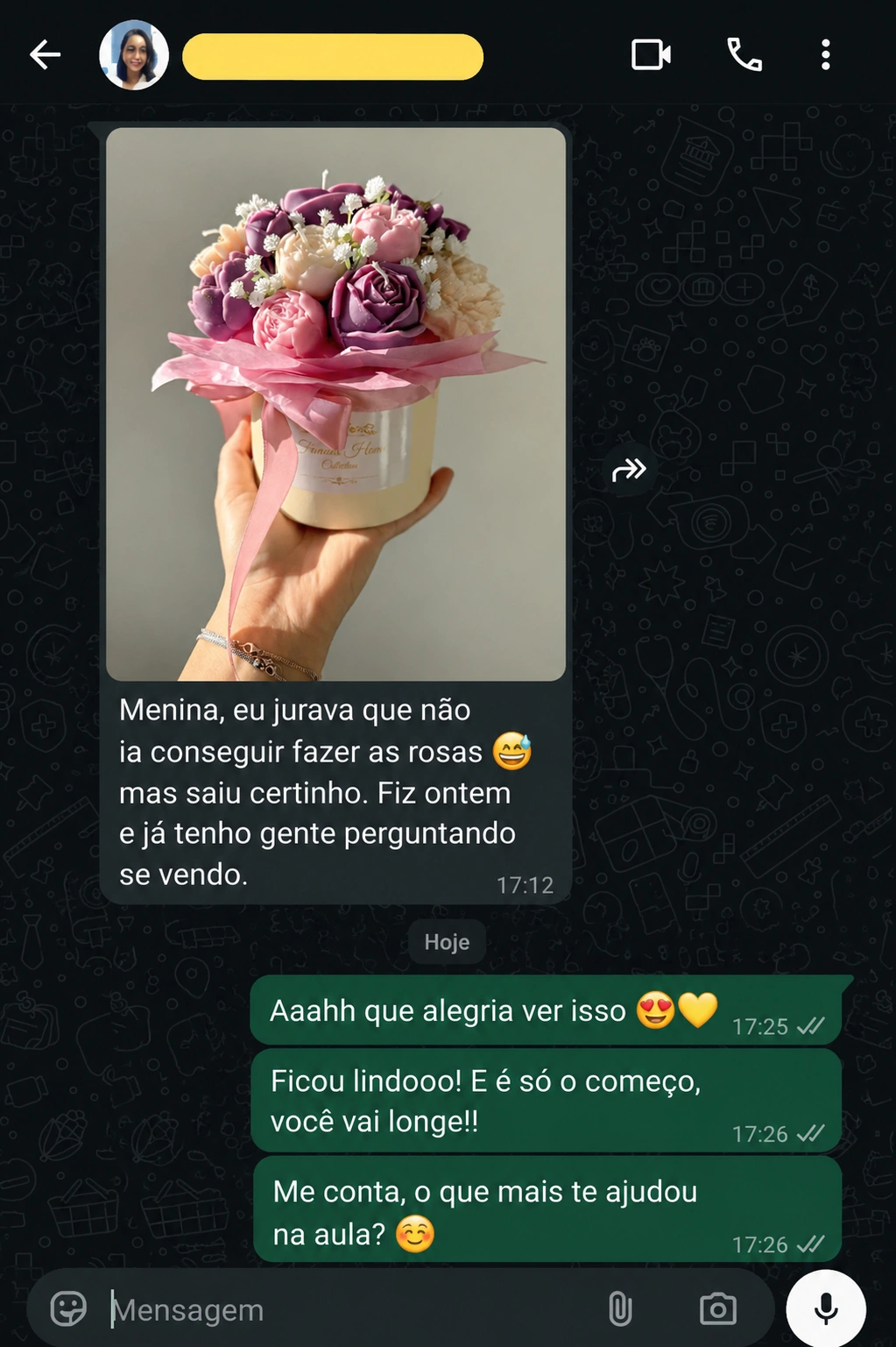 Depoimento de aluna com buquê de velas